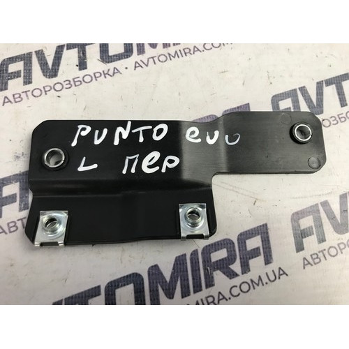 Кронштейн передней левой двери Fiat Punto 3 2005-2018 1865459